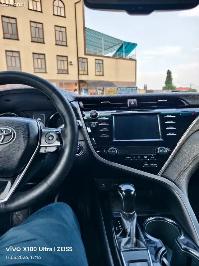 Toyota Camry 2020 · 2.0 AT