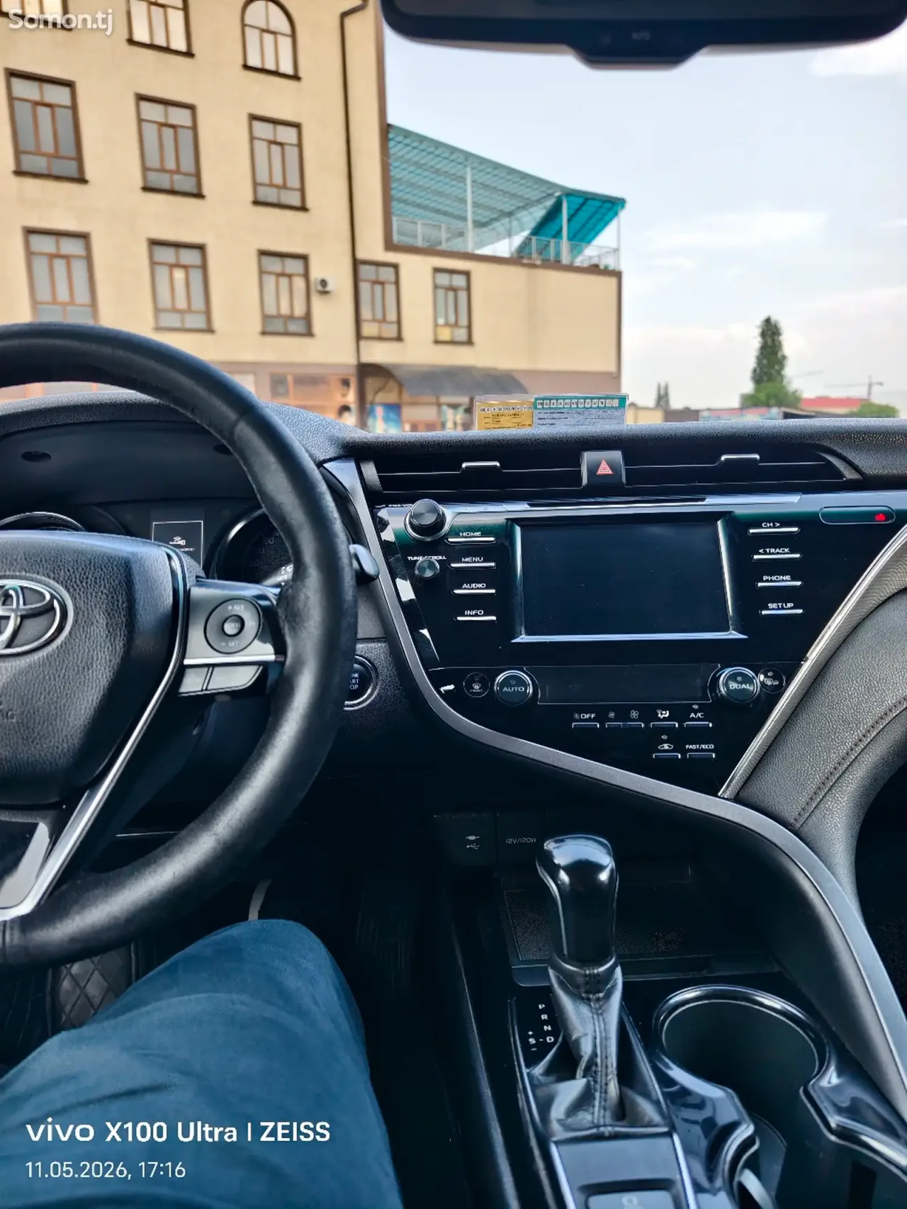 Toyota Camry 2020 · 2.0 AT