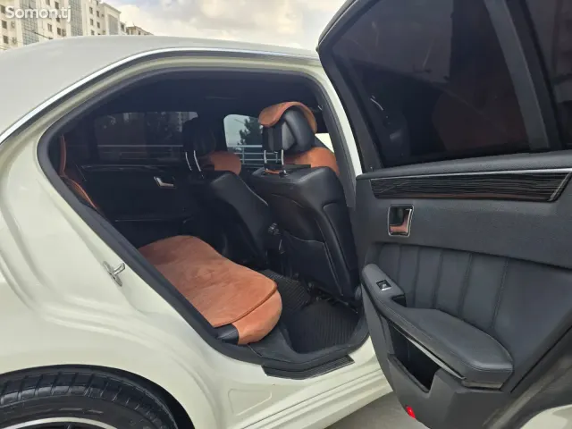 Mercedes-Benz E class 2012 · 3.5 AT