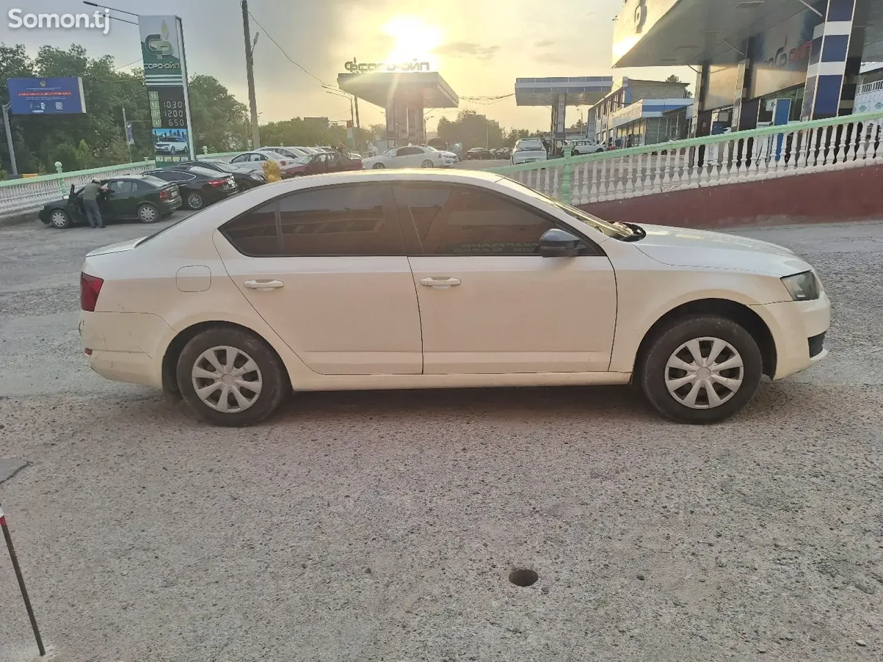 Skoda Octavia 2015 · 1.6 MT