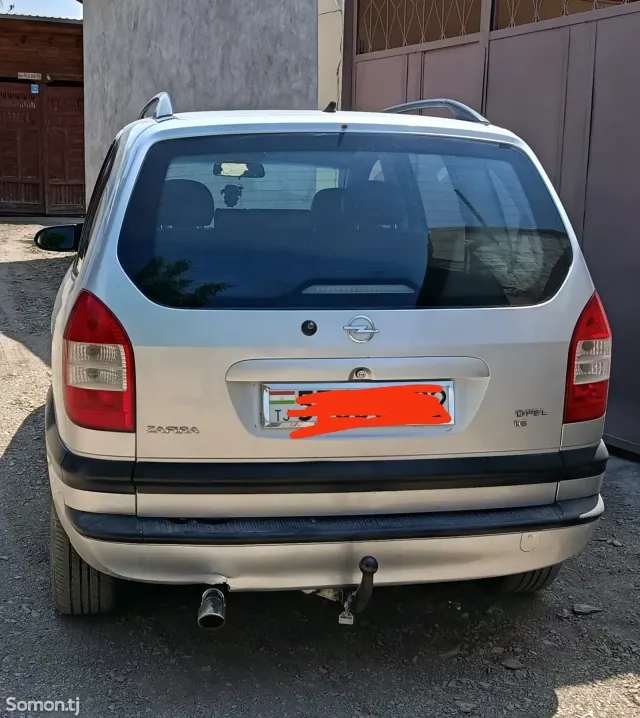 Opel Zafira 2003 · 1.6 MT