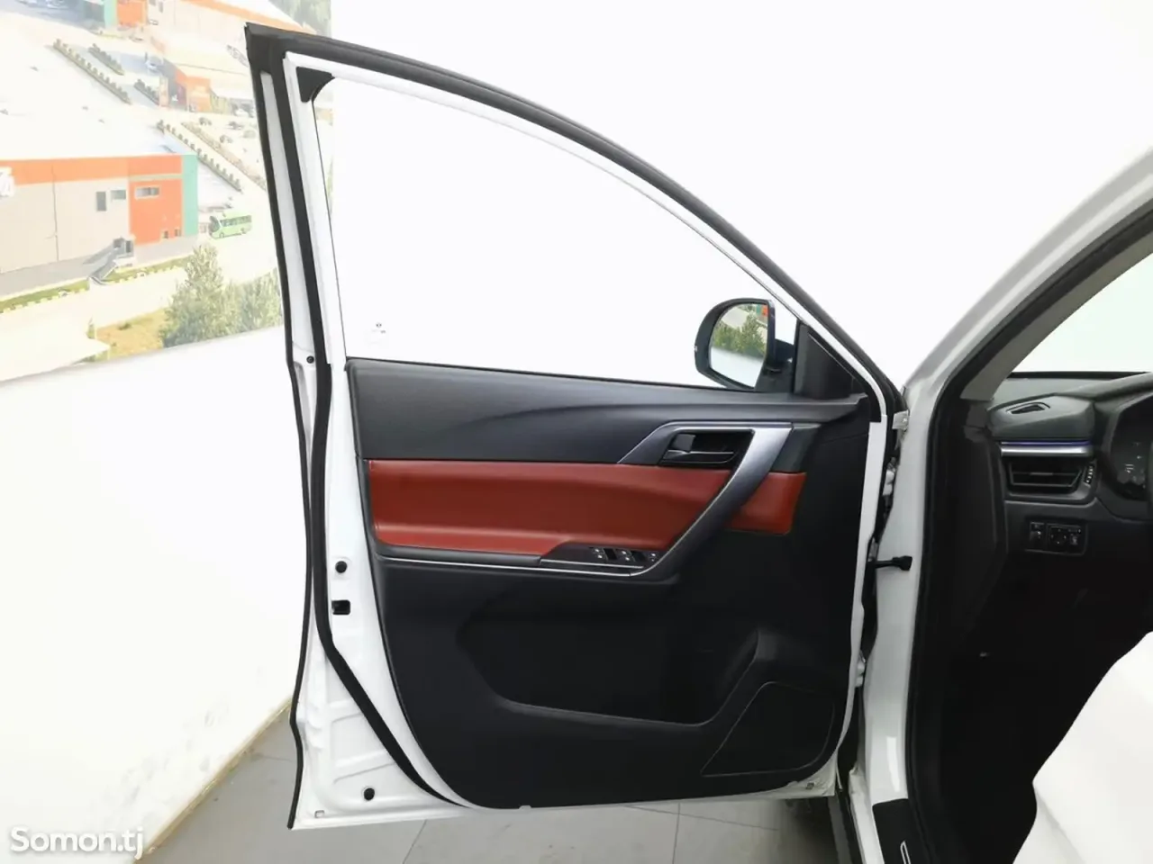 Dongfeng L8 2000 · 1.5 AT