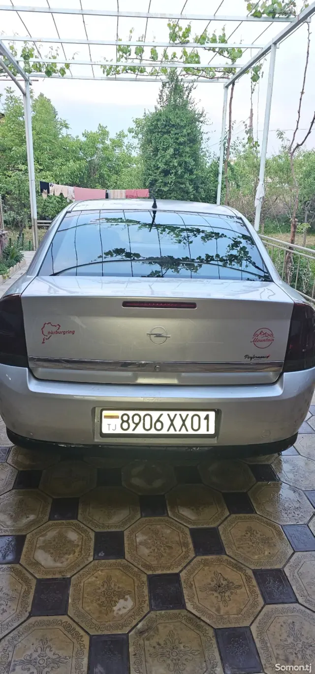 Opel Vectra C 2002 · 2.2 MT