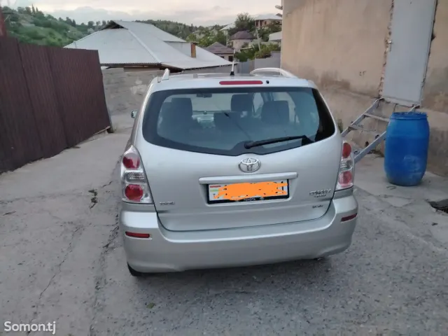 Toyota Corolla Verso 2008 · 2.2 MT