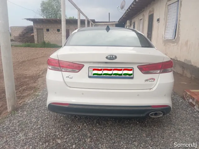 Kia K5 2016 · 2.0 AT