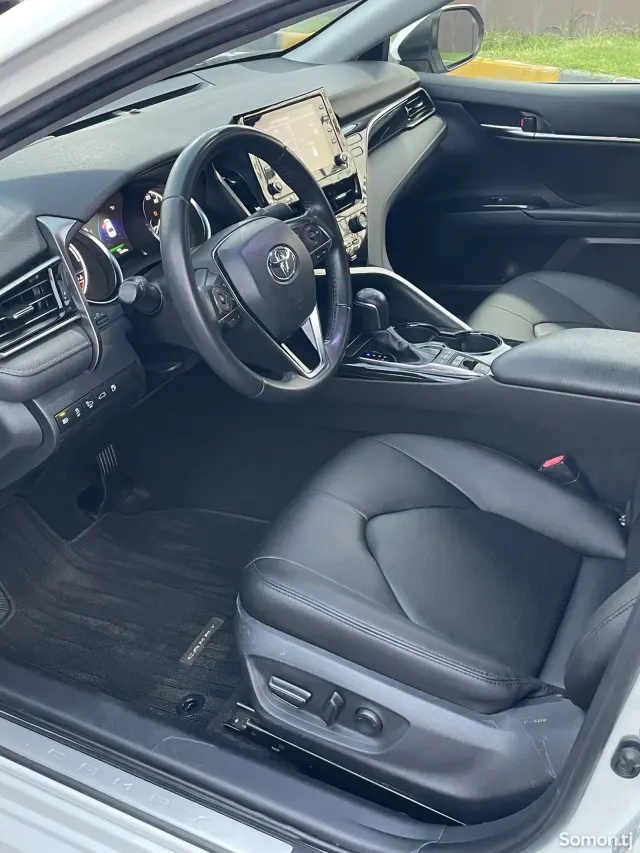 Toyota Camry 2019 · 2.5 AT