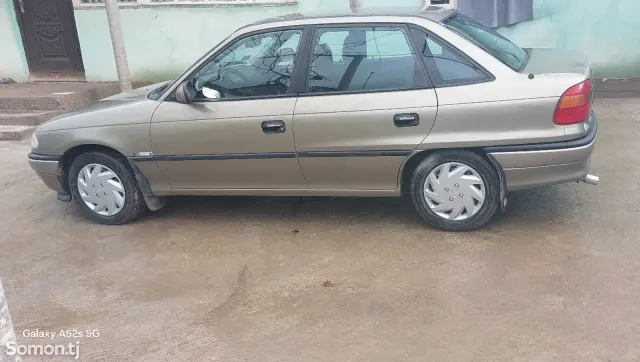 Opel Astra F 1996 · MT