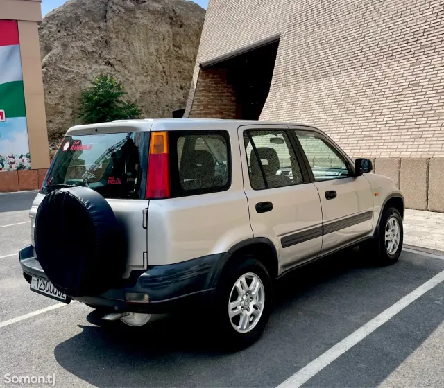 Honda CR-V 1998 · 2.0 MT
