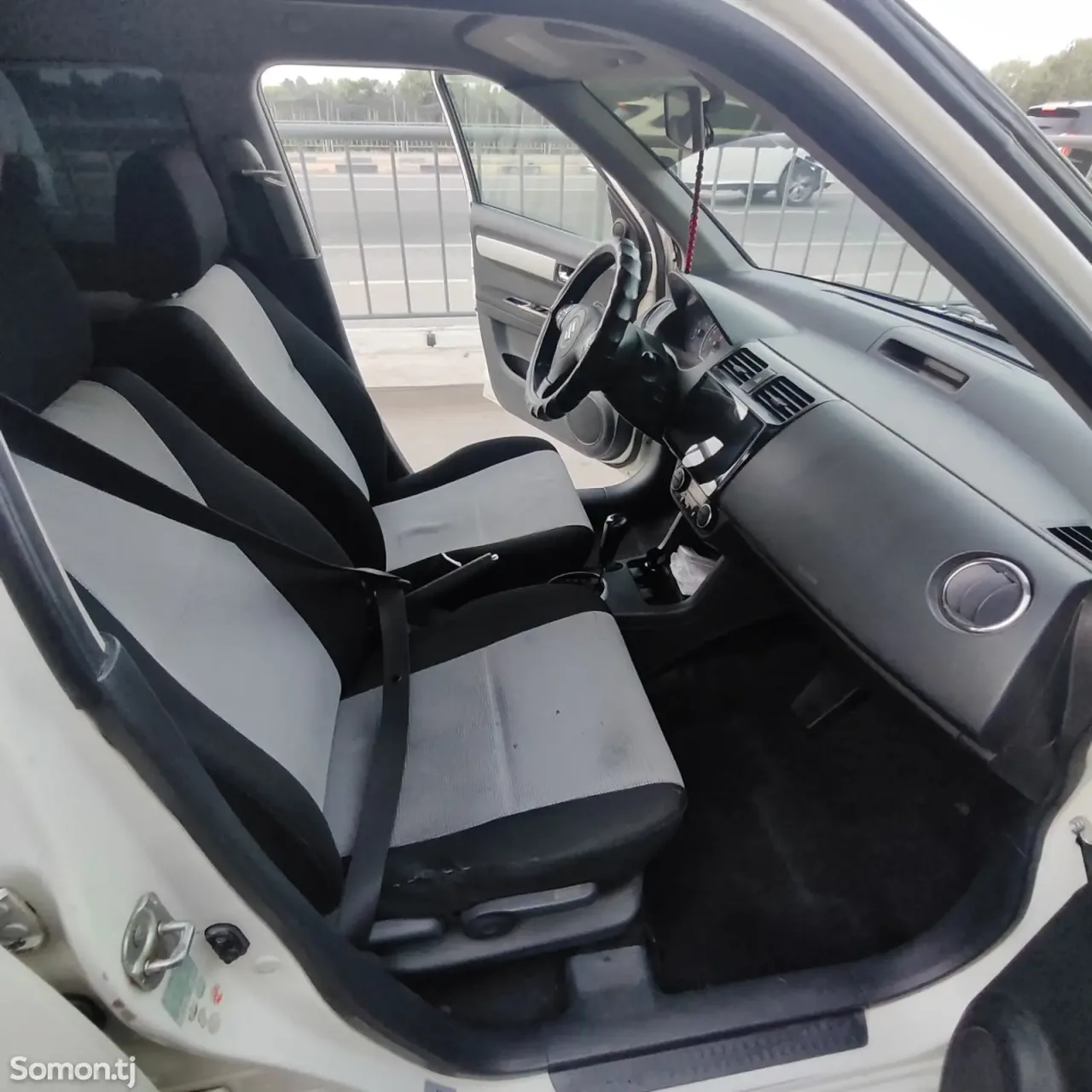 Suzuki Swift 2006 · 1.3 AT