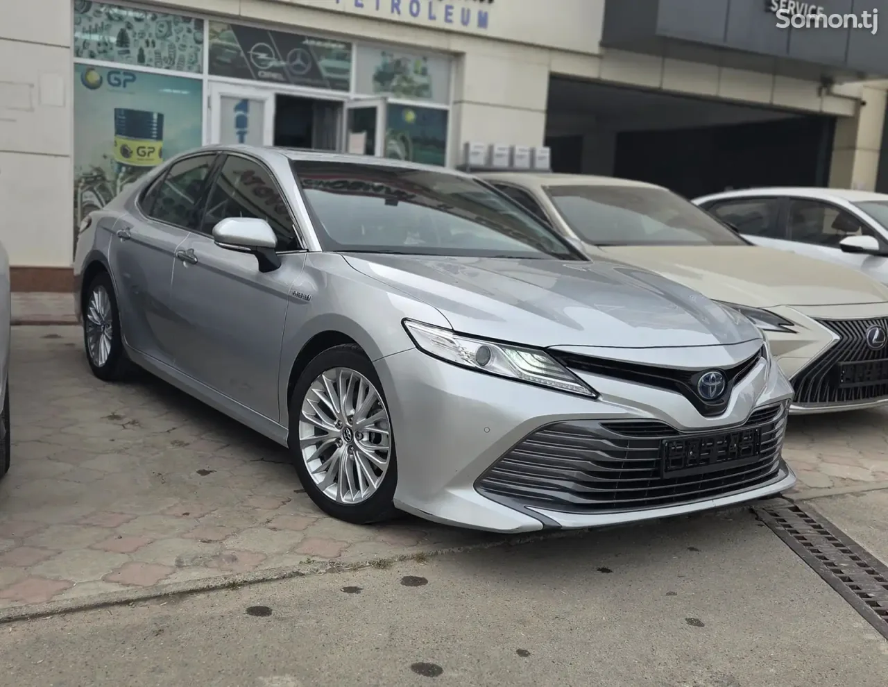 Toyota Camry 2018 · 2.5 AT