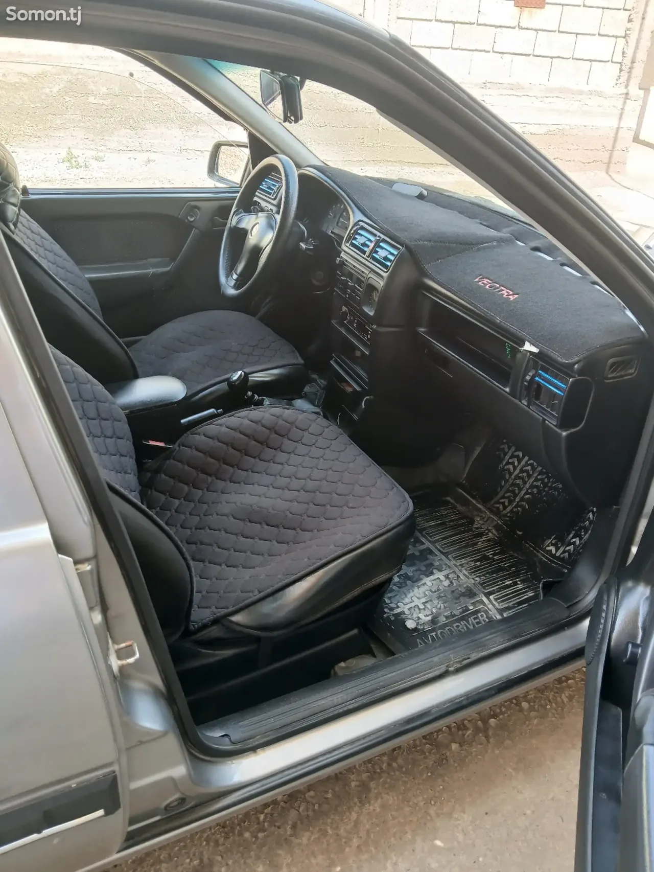 Opel Vectra A 1992 · 1.8 MT