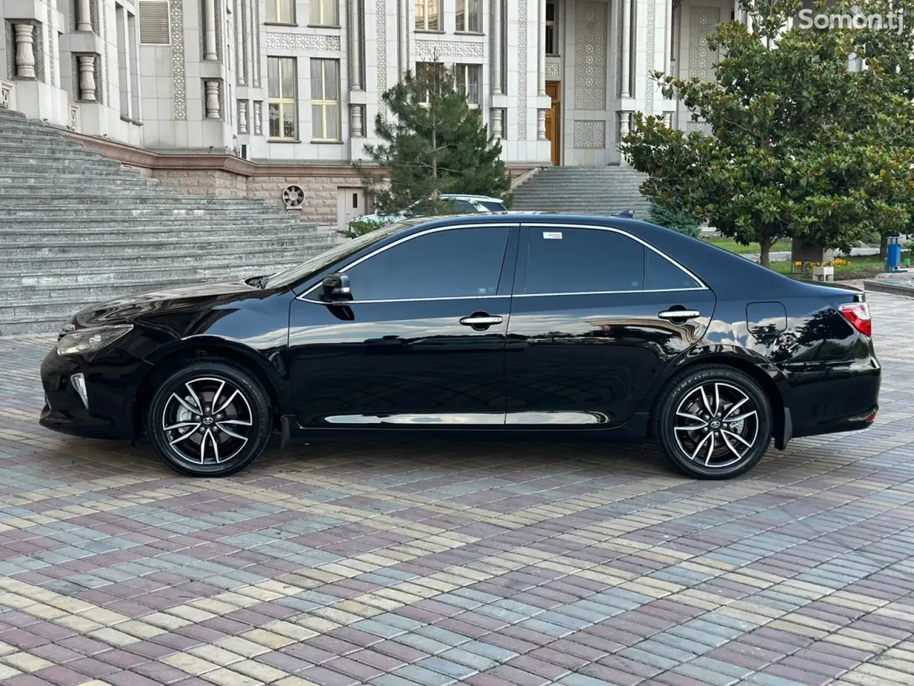 Toyota Camry 2017 · 2.5 AT