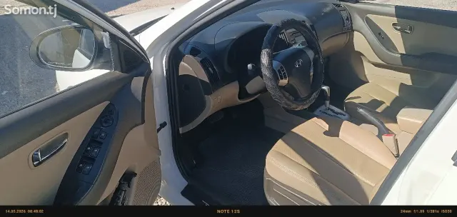 Hyundai Avante 2010 · 1.6 AT