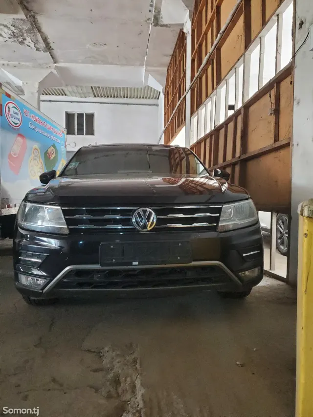 Volkswagen Tiguan 2021 · 2.0 AT