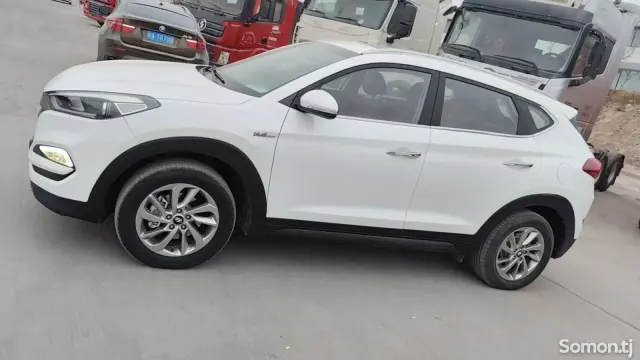 Hyundai Tucson 2016 · 1.6 AT