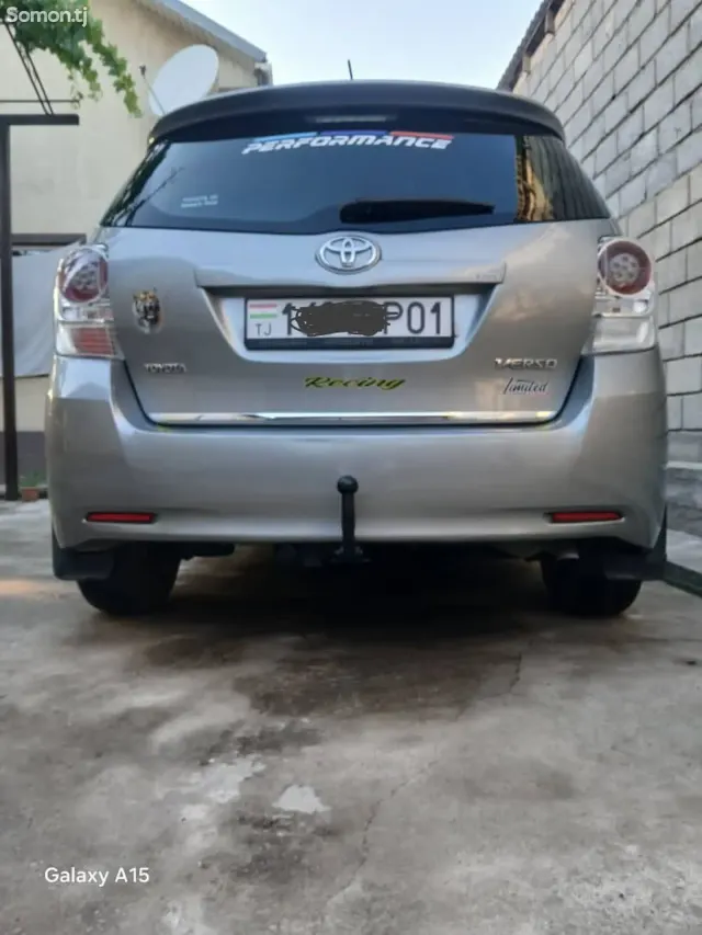 Toyota Verso 2012 · 1.8 MT