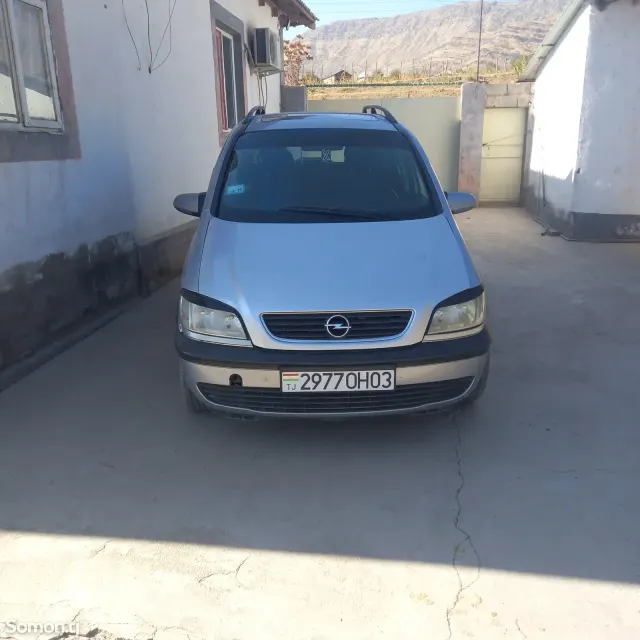 Opel Zafira 1999 · 1.8 MT