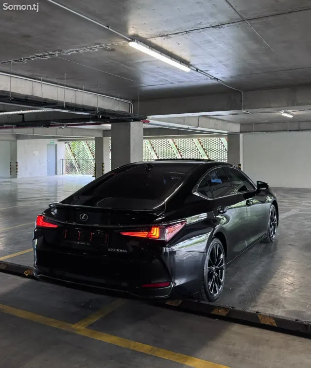 Lexus ES series 2023 · 2.5 AT