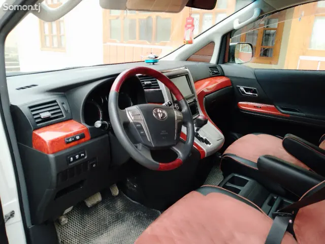 Toyota Vellfire 2014 · 2.4 AT