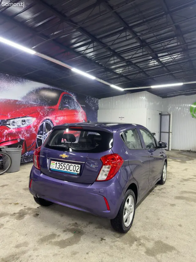 Chevrolet Spark 2016 · 1.0 AT