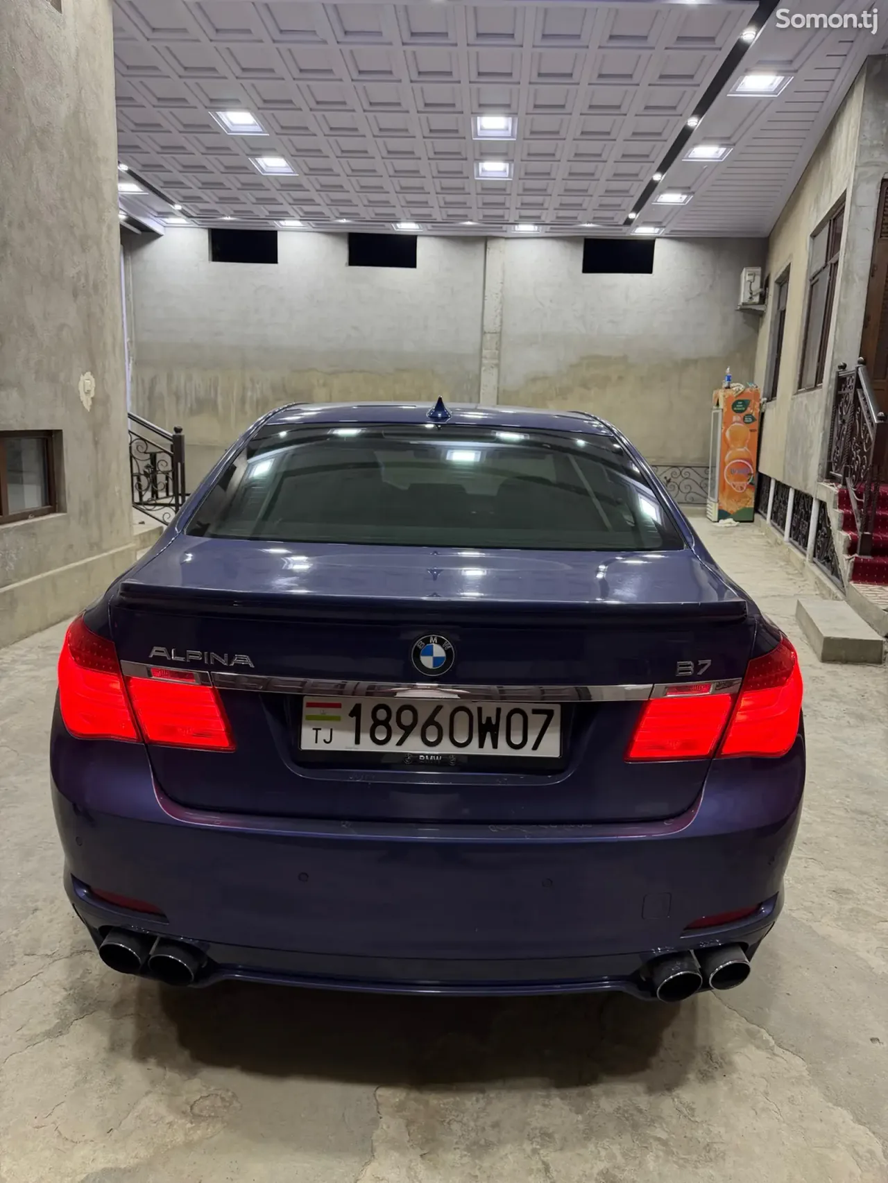 BMW 7 series 2012 · 4.4 AT