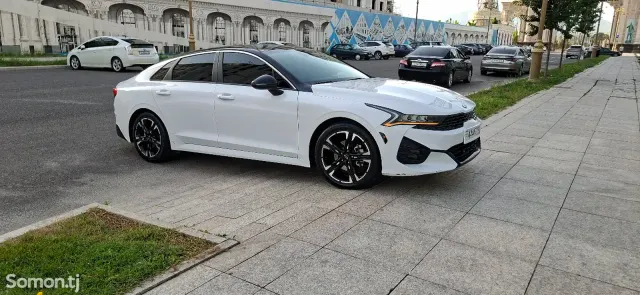 Kia K5 2021 · 1.6 AT