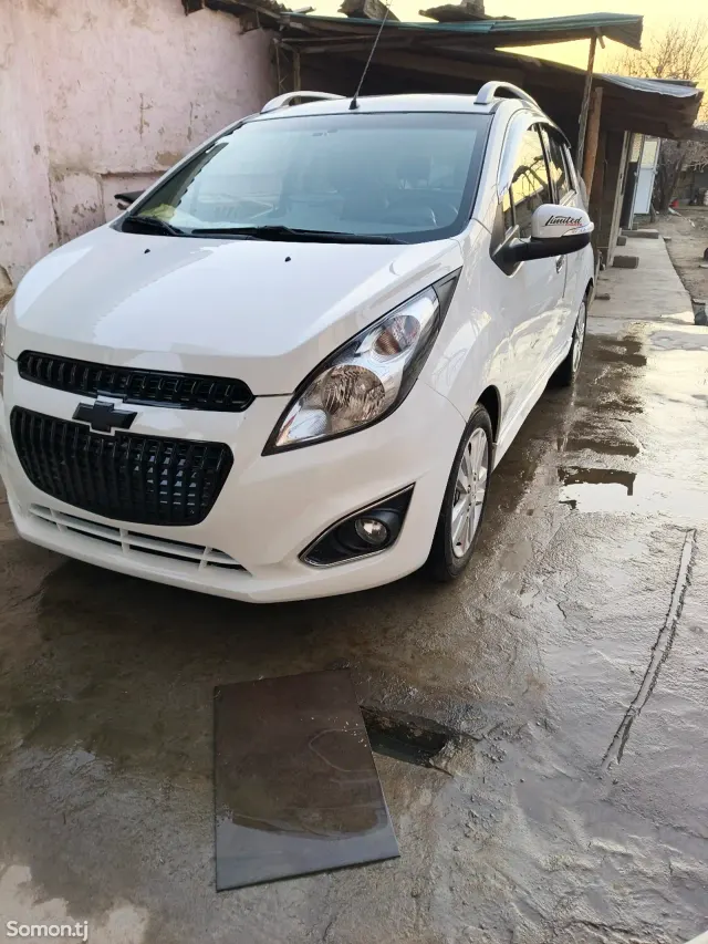Chevrolet Spark 2014 · 1.1 AT