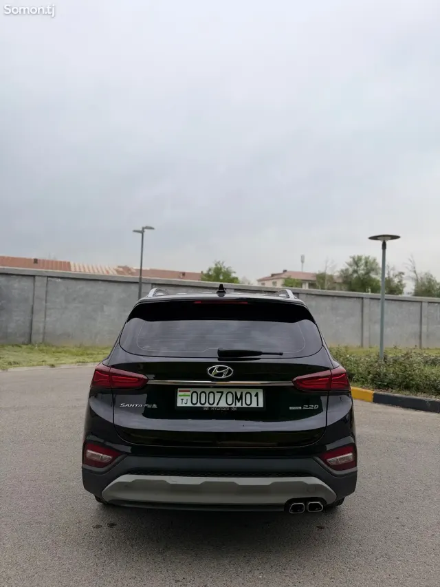 Hyundai Santa Fe 2018 · 2.2 AT