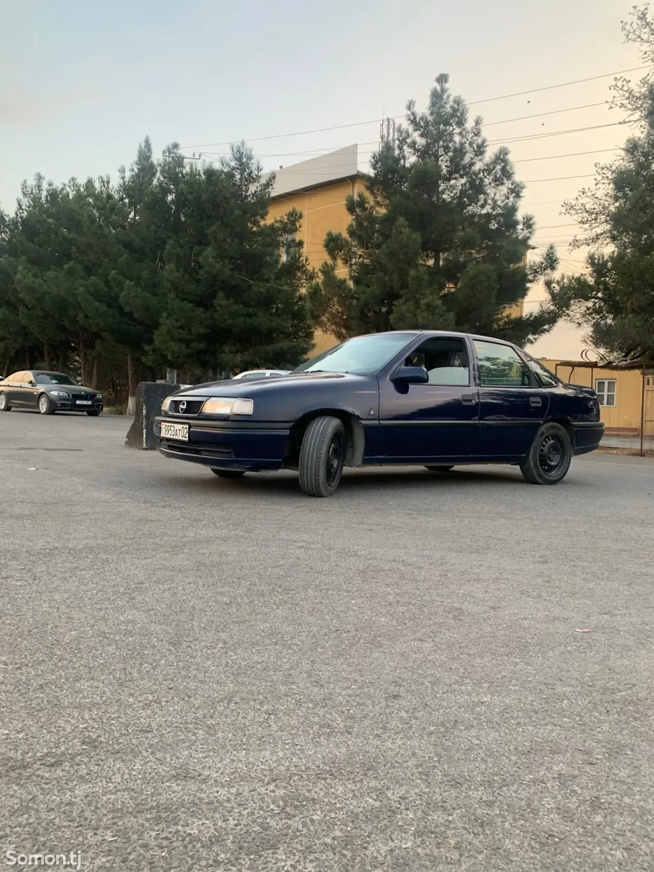 Opel Vectra A 1994 · 1.6 MT