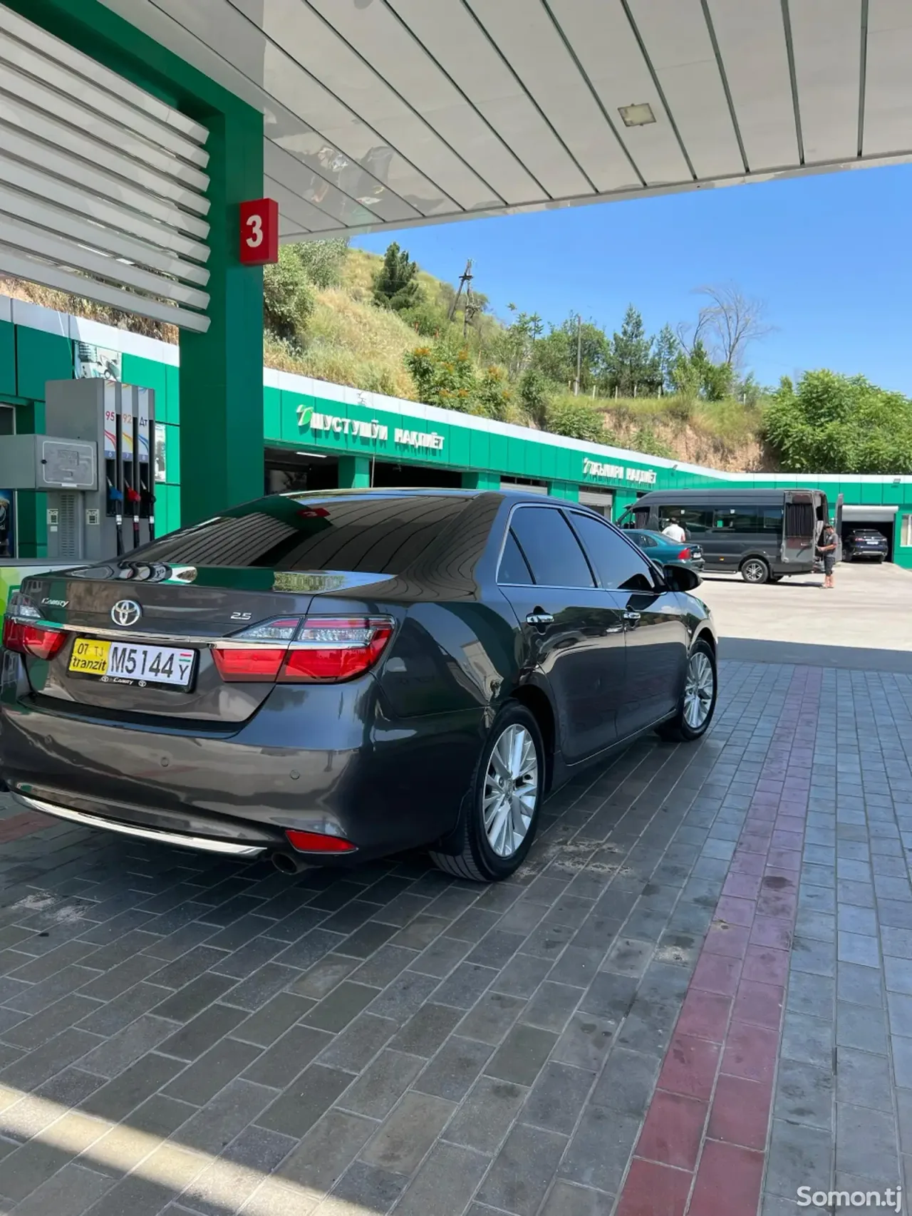 Toyota Camry 2016 · 2.5 AT