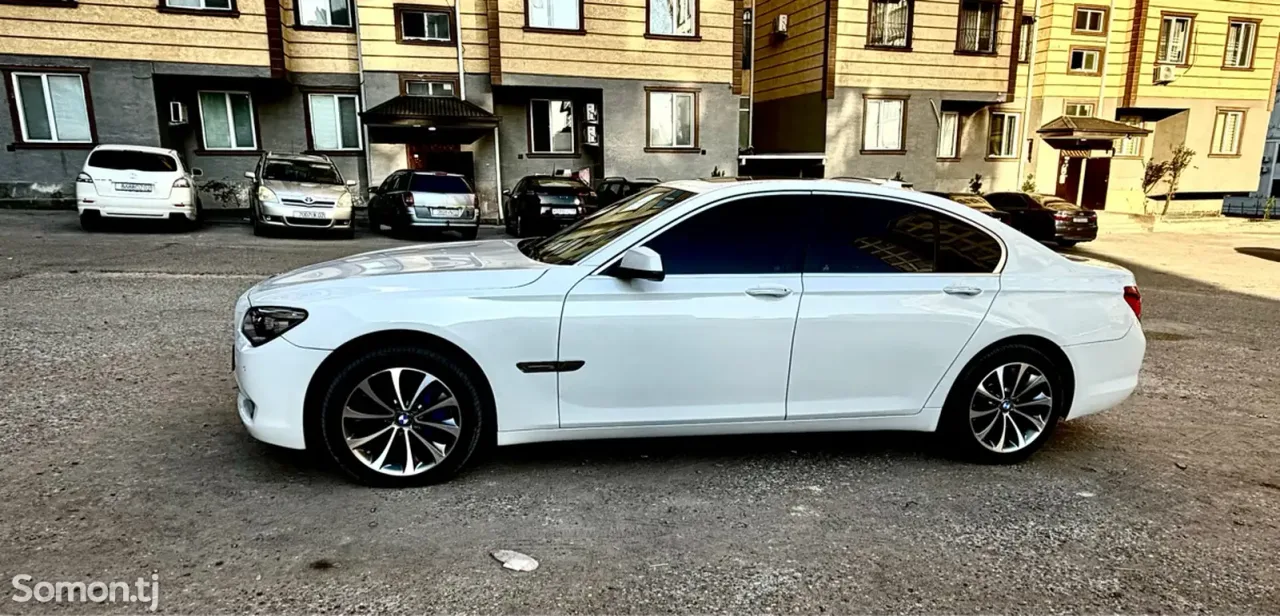 BMW 7 series 2010 · 3.0 AT