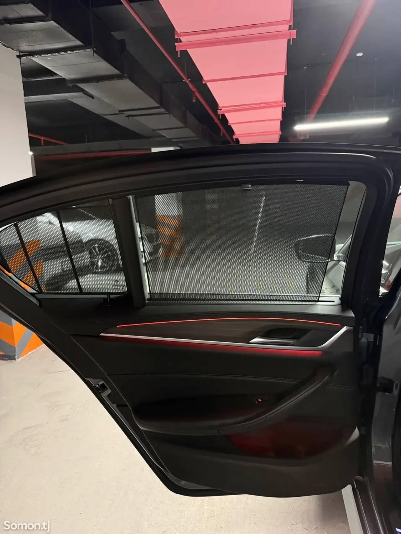 BMW 5 series 2018 · 2.0 AT