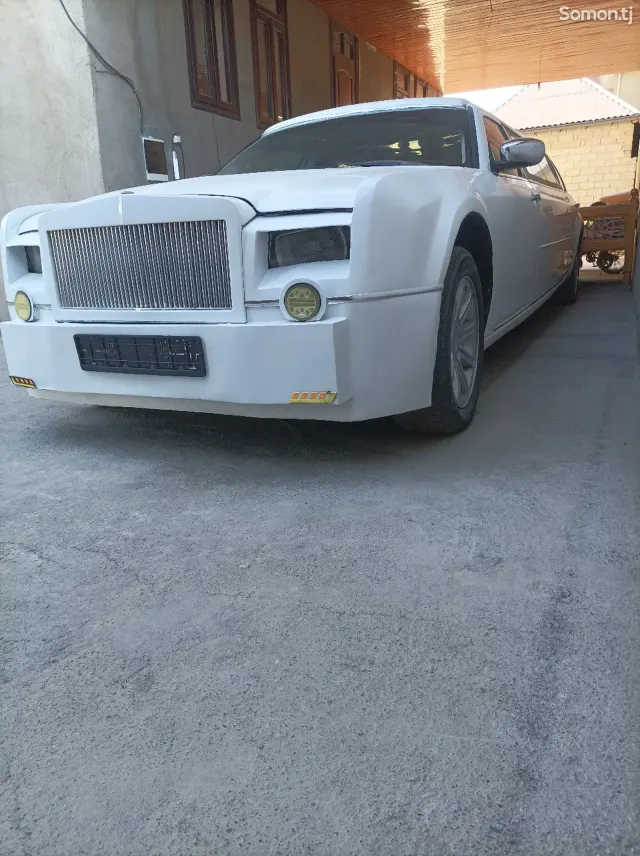 Chrysler 300C 2005 · 5.7 AT