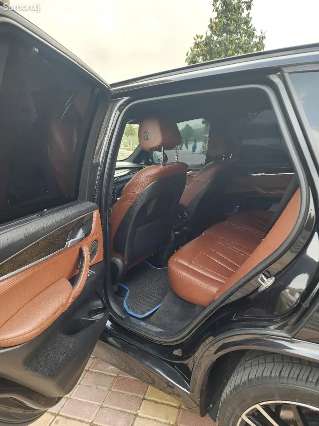 BMW X5 2015 · 3.5 AT