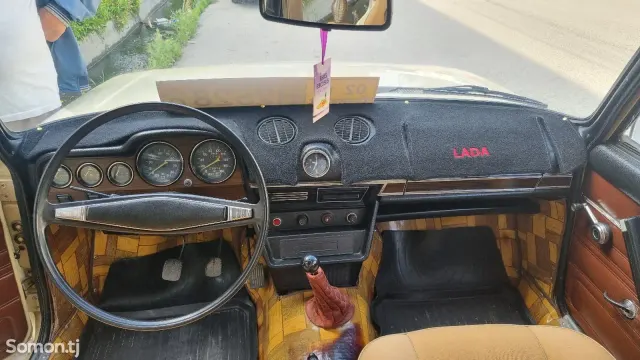 Lada (ВАЗ) 2106 1984 · 1.1 MT
