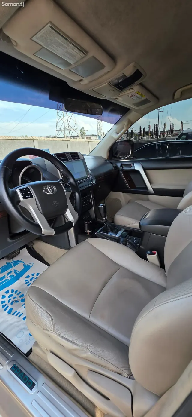 Toyota Land Cruiser Prado 2013 · 4.0 AT