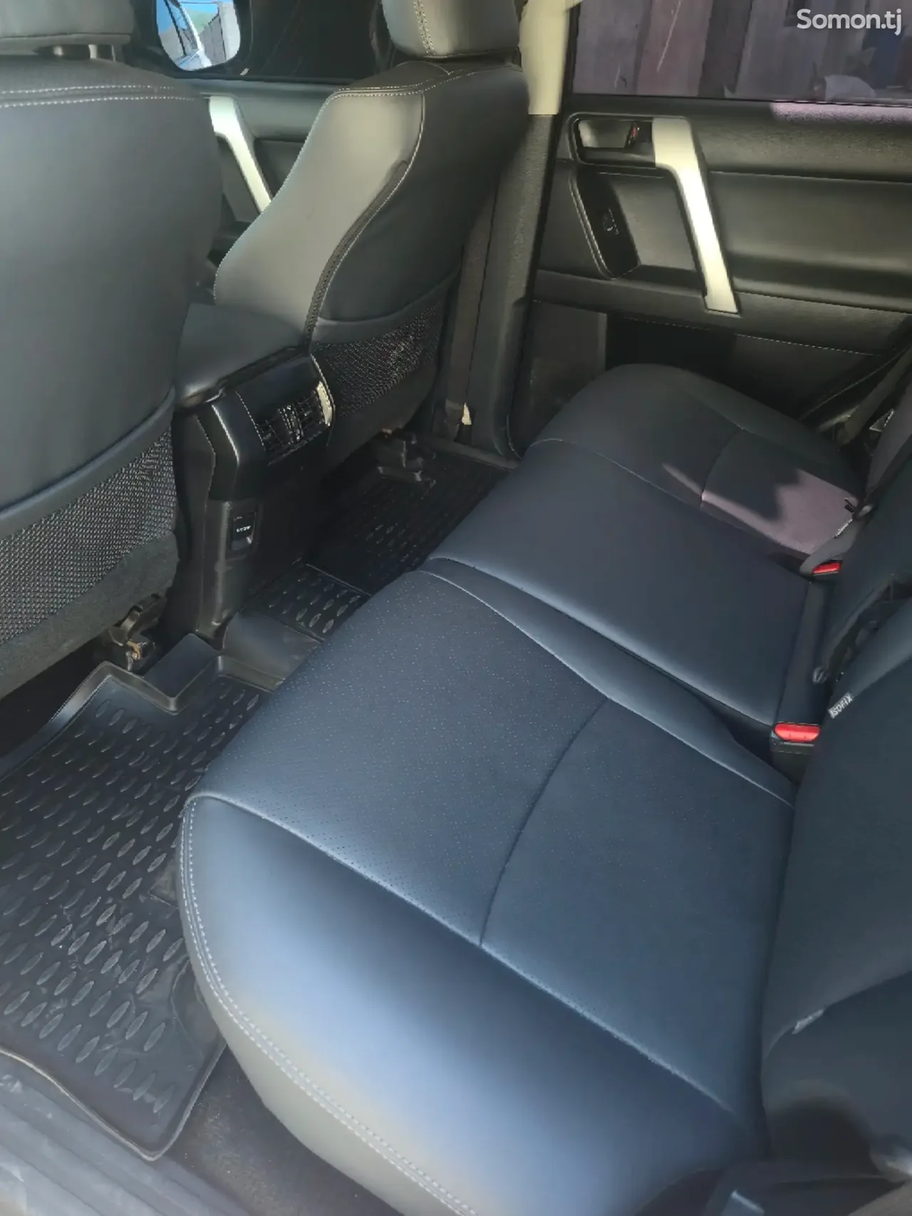Toyota Land Cruiser Prado 2015 · 3.0 AT
