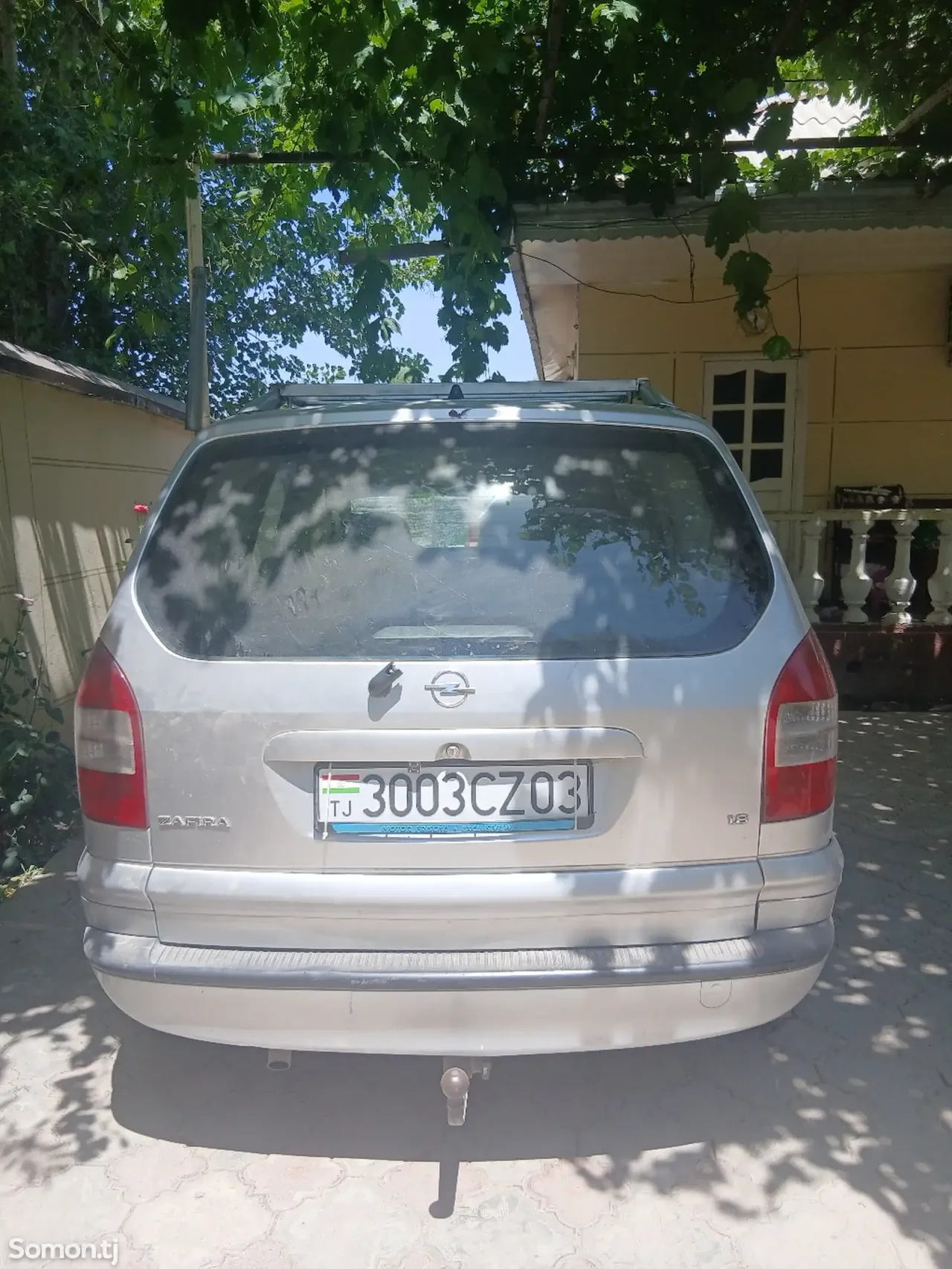 Opel Zafira 2004 · 1.8 MT