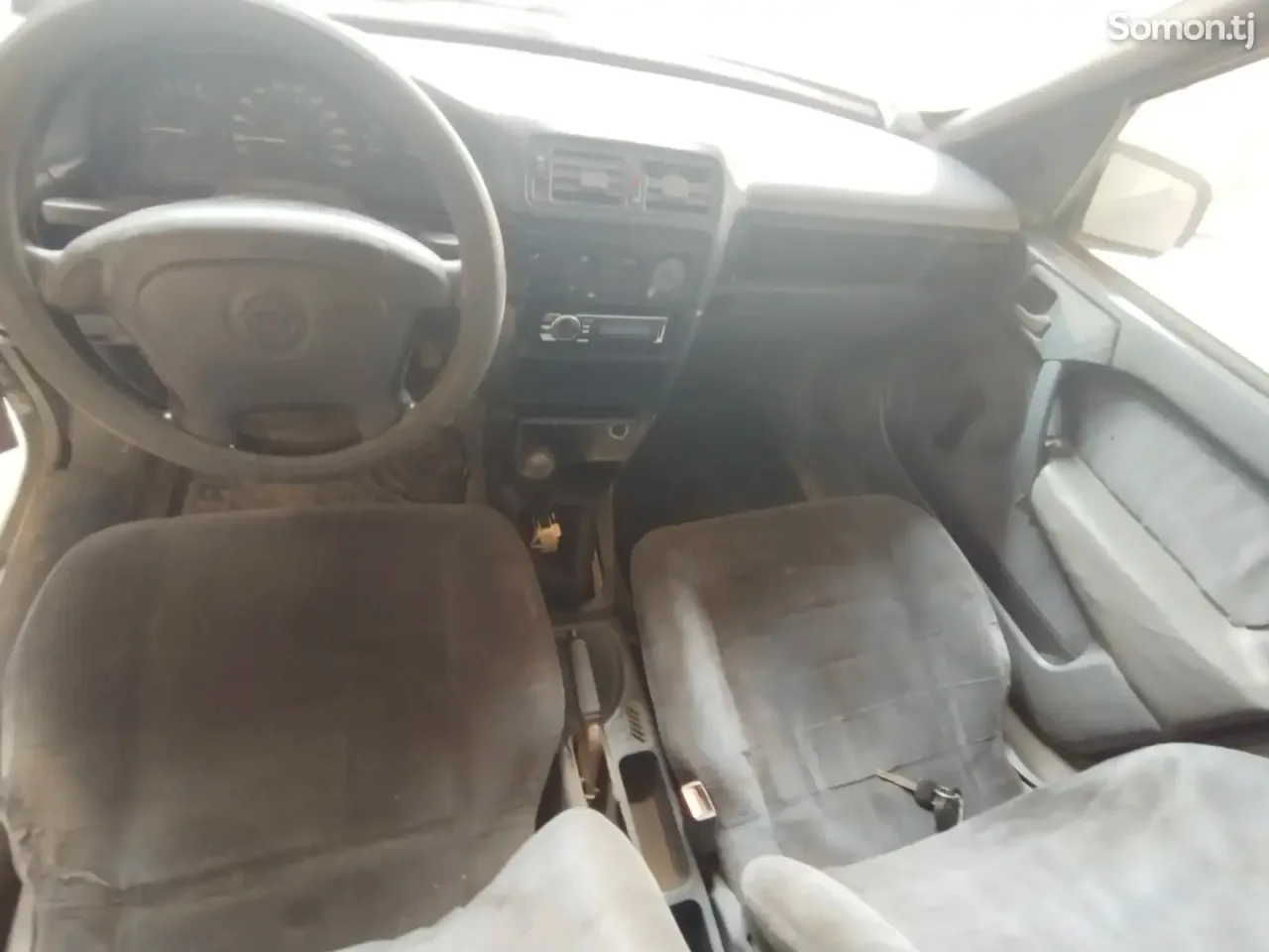 Opel Vectra A 1992 · 1.6 MT
