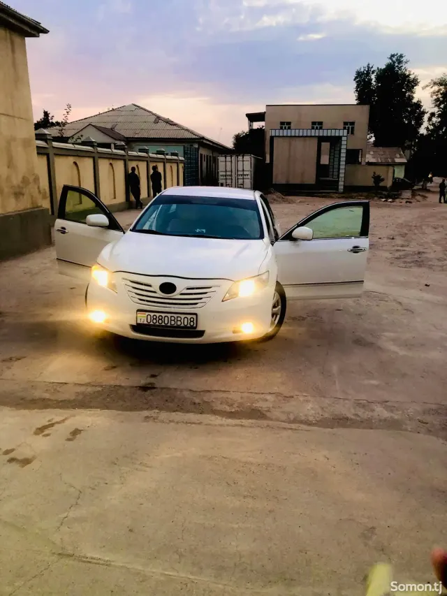 Toyota Camry 2007 · 2.4 AT