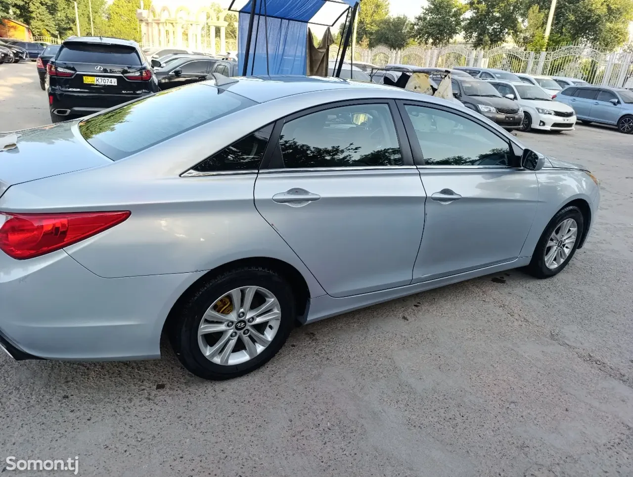 Hyundai Sonata 2011 · 2.4 AT
