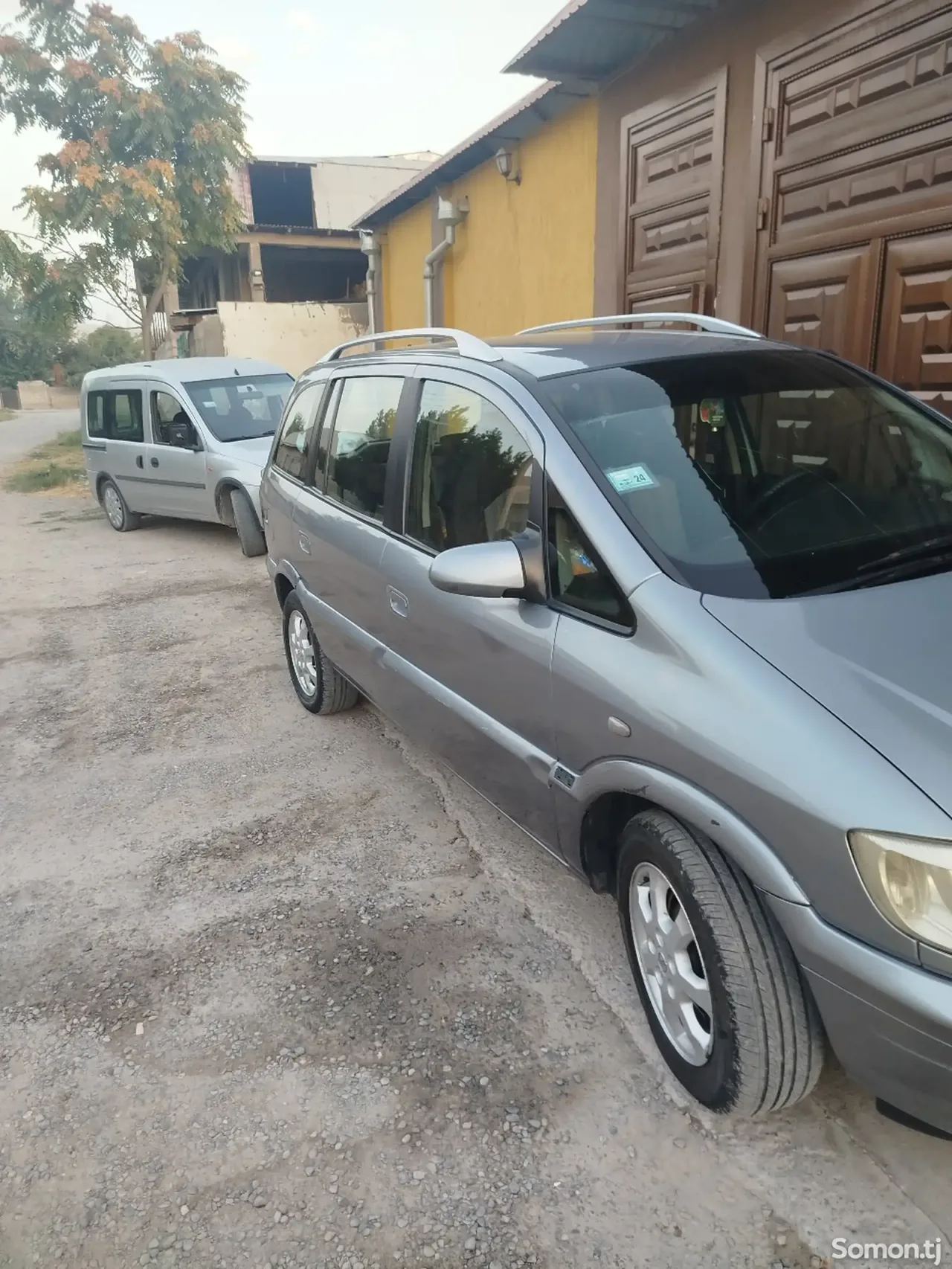 Opel Zafira 2003 · 1.8 MT
