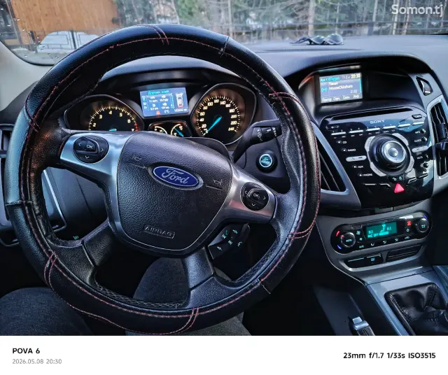 Ford Focus 2012 · 1.6 MT