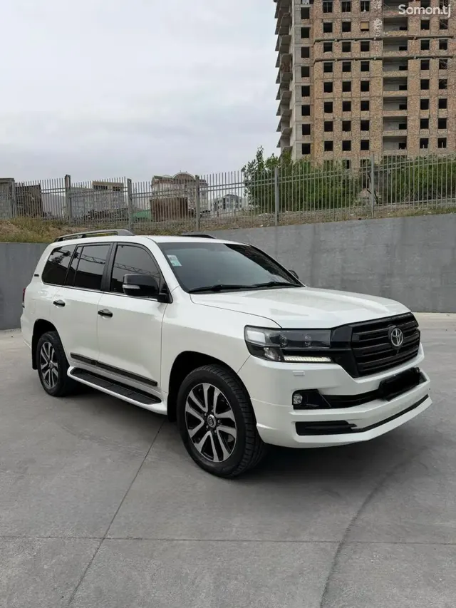 Toyota Land Cruiser 2018 · 4.5 AT