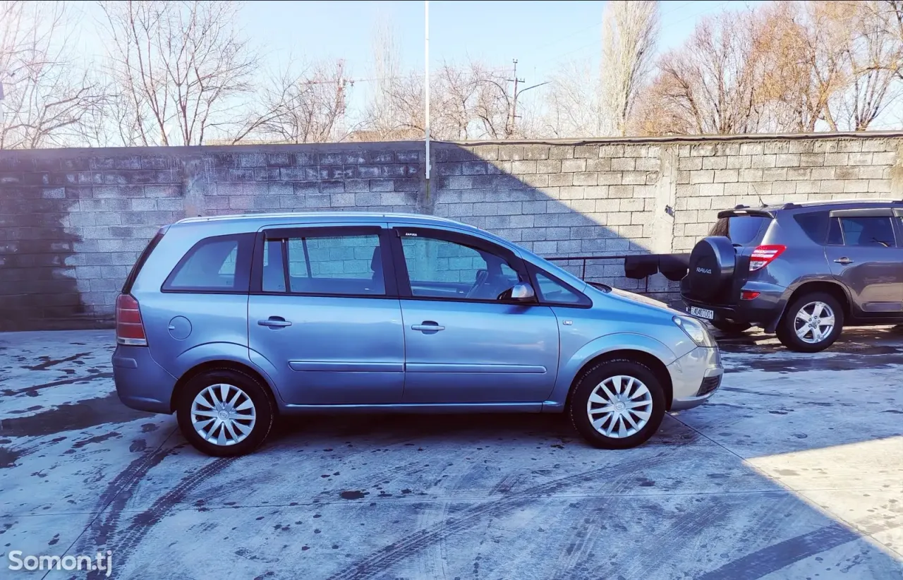 Opel Zafira 2007 · 1.8 MT