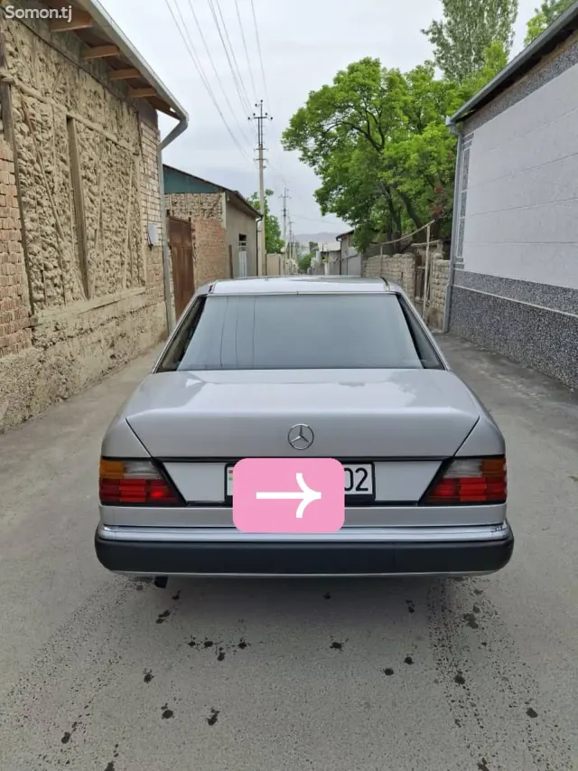 Mercedes-Benz W124 1991 · 2.5 MT