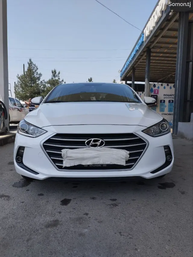 Hyundai Avante 2018 · 1.6 AT