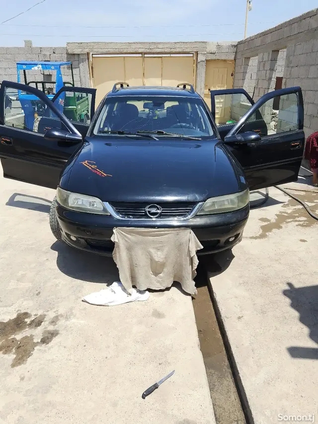 Opel Vectra B 1996 · 1.6 MT