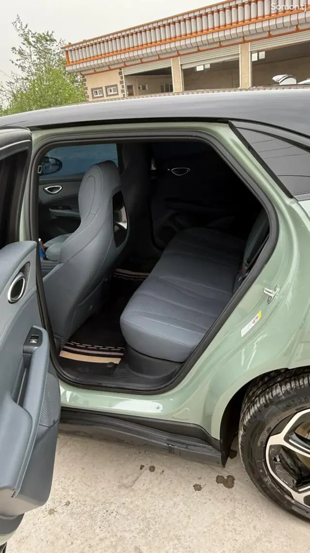 BYD Seal 2025 · AT