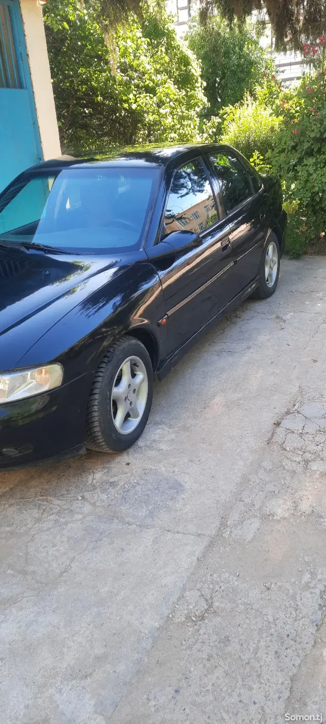 Opel Vectra B 1999 · 1.6 MT